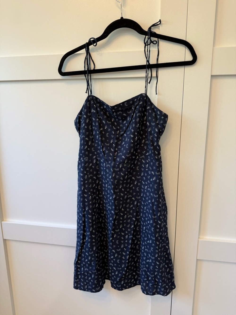 Old Navy Navy Floral Tie-Strap Sundress
